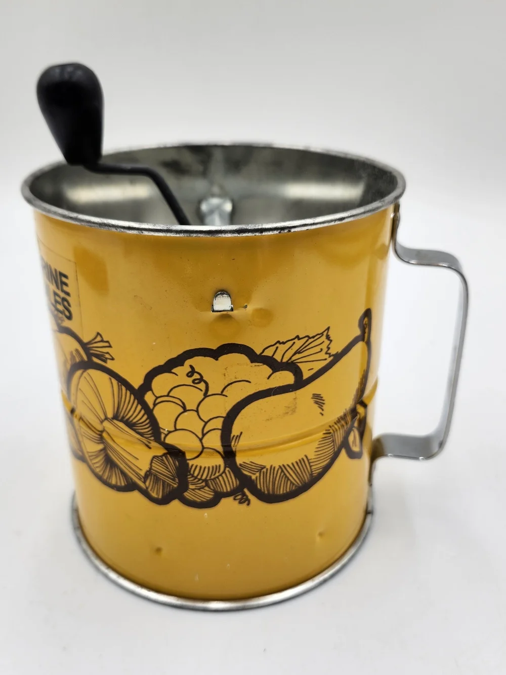 VINTAGE ANDROCK 3 SCREEN FLOUR SIFTER - YELLOW WITH VEGGIE DESIGN